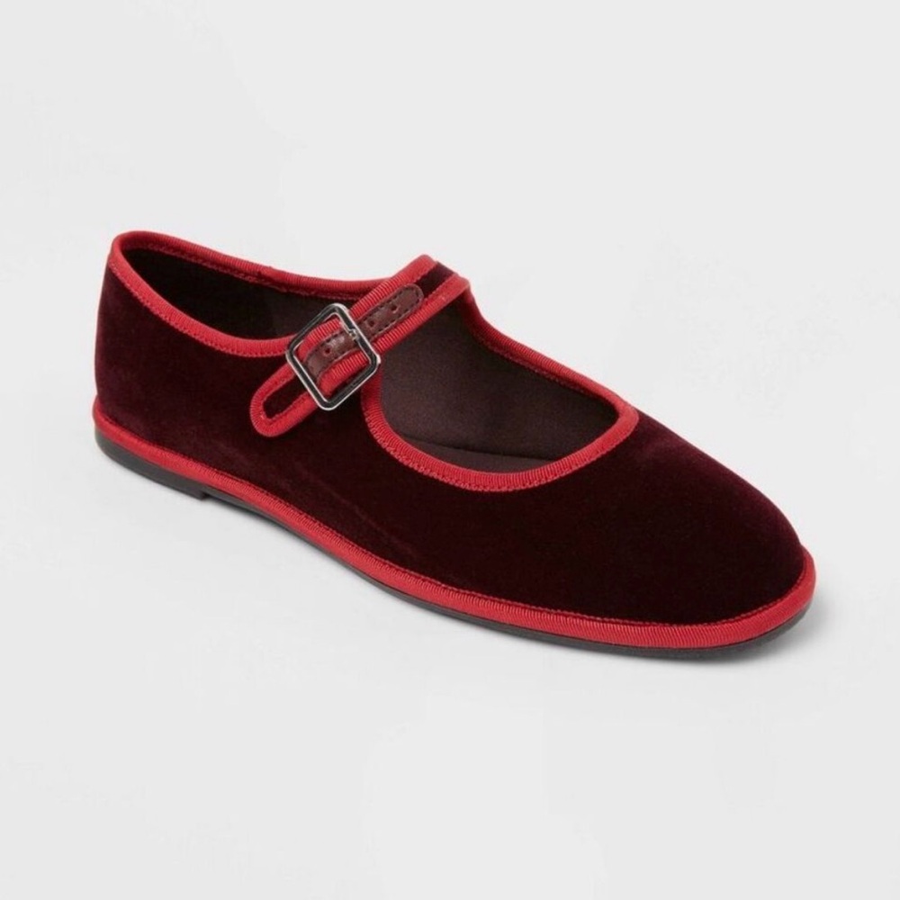 Universal Thread Halston Burgundy Velvet Mary Jane Flats NWT